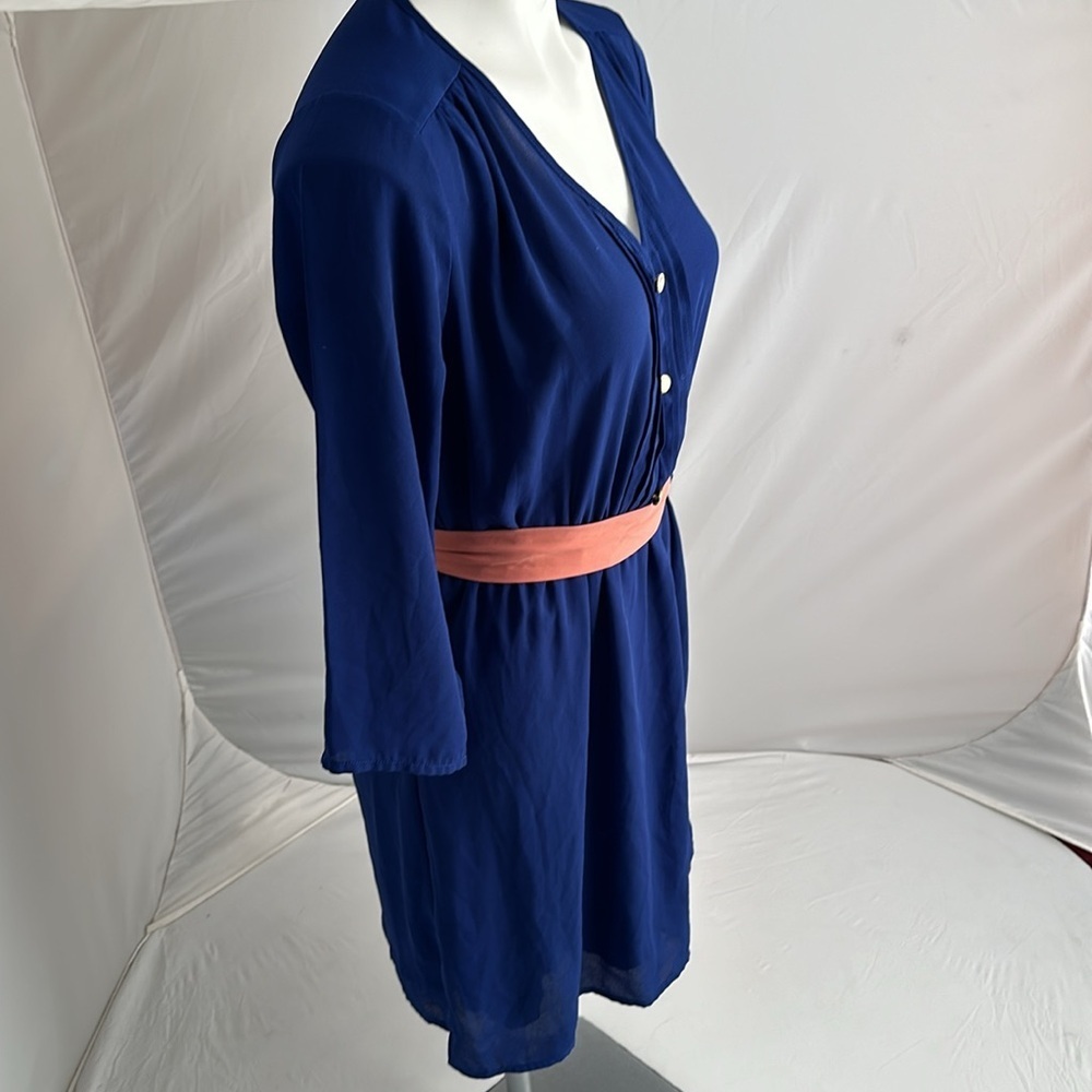 Francesca’s electric blue v-neck button front three quarter sleeve dress - Picture 2 of 12